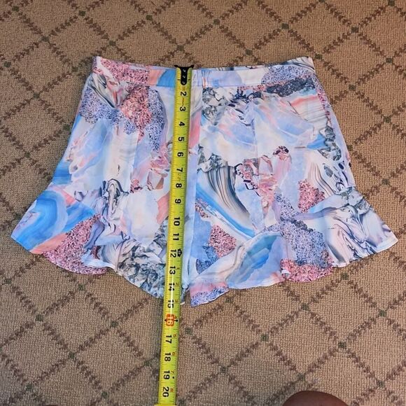 Mika & Gala shorts w ruffled hem NWOT 10 - Picture 5 of 7